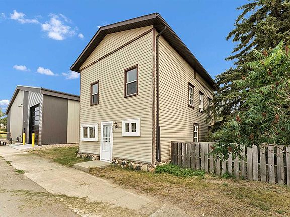 2nd image of 211 W Main St