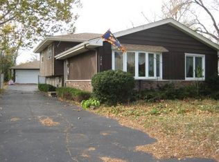 3910 Douglas Rd, Downers Grove, IL 60515