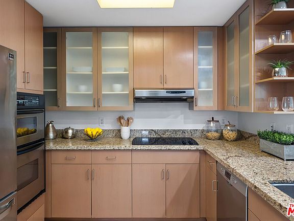 5th image of 13700 Marina Pointe Dr Unit 1823