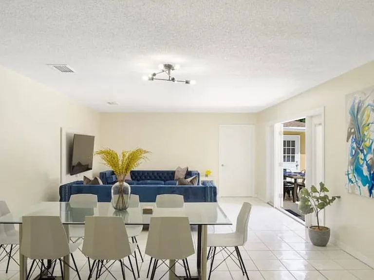 1516 S Trask St — Photo 22