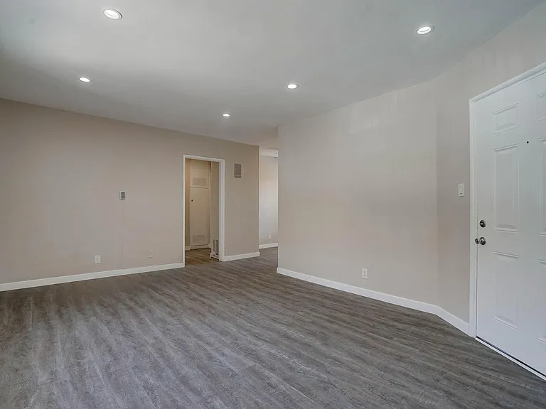 600 Kelton Ave #2 — Photo 10