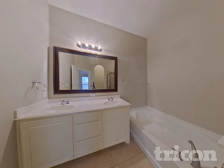 1301 Hearthstone Dr — Photo 9