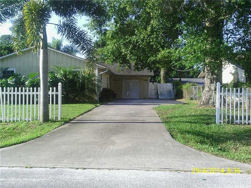 1st image of 2945 1st St