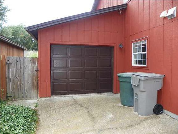 4th image of 2967 Meredith Dr