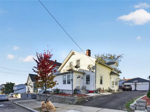 23 Sisson St, Pawtucket, RI 02860