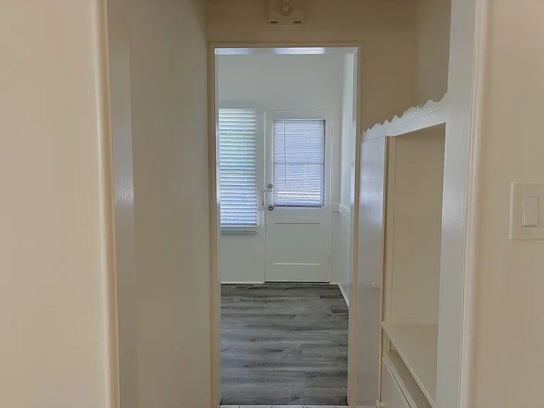 215 W Lomita Ave — Photo 9