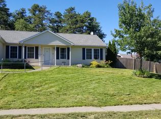 28 Hassel Brook Rd, Nashua, NH 03060