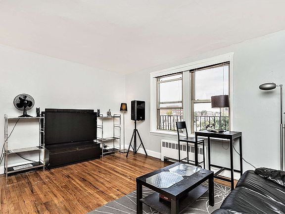 3rd image of 43-10 48th Ave #6C