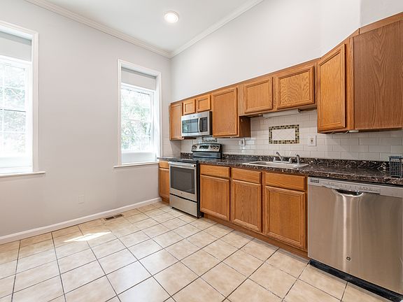 5th image of 951 N 6th St #1