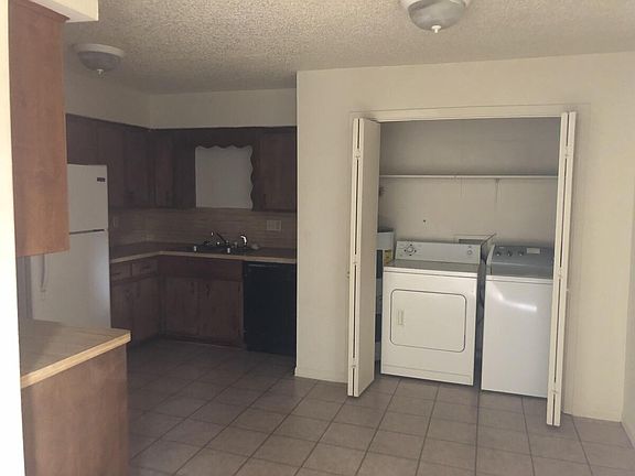 5th image of 1750 N Pine St #5