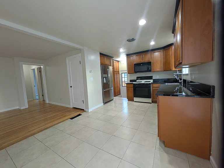 3409 S Tekoa St — Photo 2