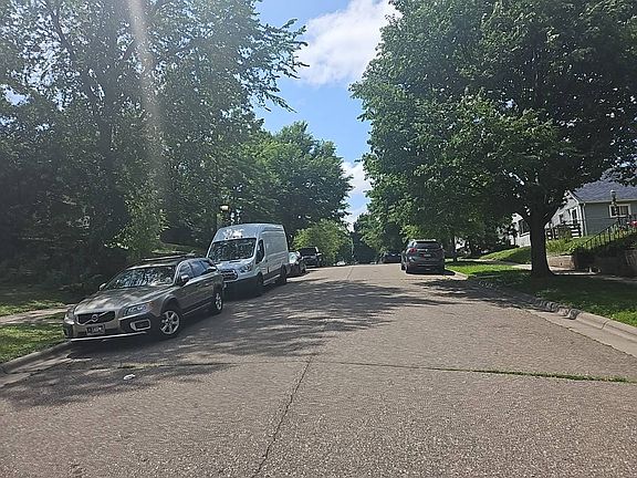 5th image of 133 Case Ave