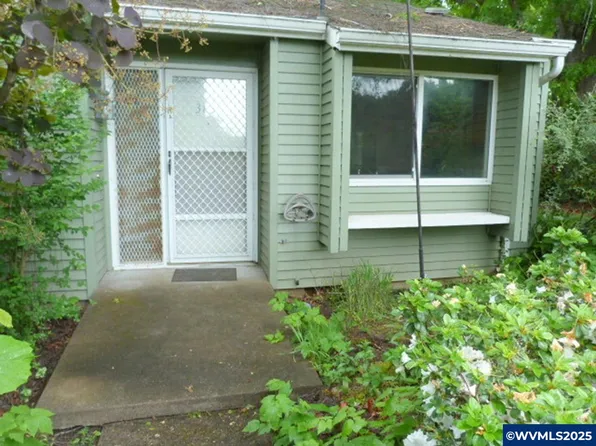 3832 3rd Ave N, Keizer, OR 97303