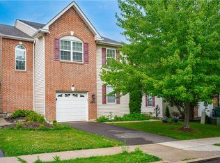 7073 Hunt Dr, Macungie, PA 18062