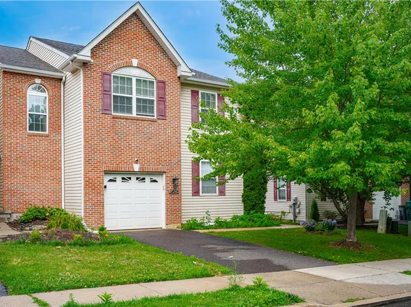 7073 Hunt Dr, Macungie, PA 18062
