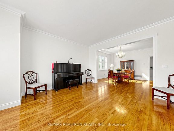 3rd image of 352 Deloraine Ave