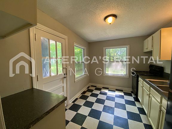 5th image of 222 4th Ave