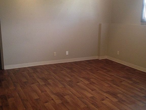 4th image of 921 Caroline Ave APT 2