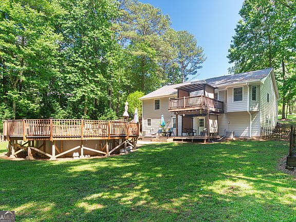 3rd image of 25 Ashley Creek Dr