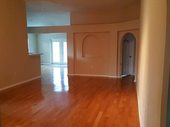 3rd image of 91 Desiree Aurora St
