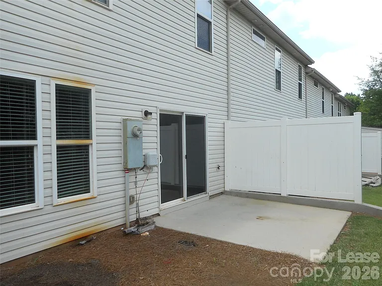 5860 Glassport Ln — Photo 4