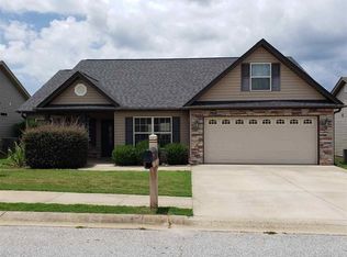 821 Dove Creek Ct, Boiling Springs, SC 29316