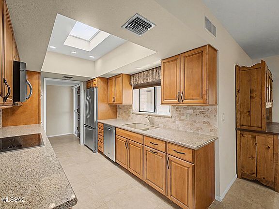 5th image of 2025 W Ashbrook Dr