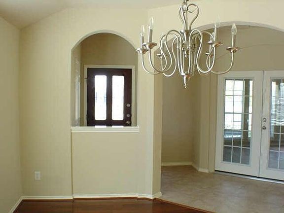 3rd image of 123 Sandstone Bend Ln
