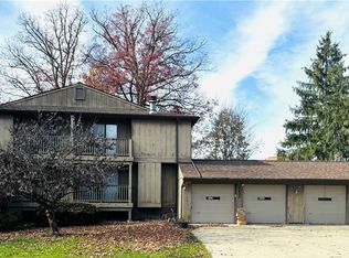 7653 Creekwood Dr, North Royalton, OH 44133