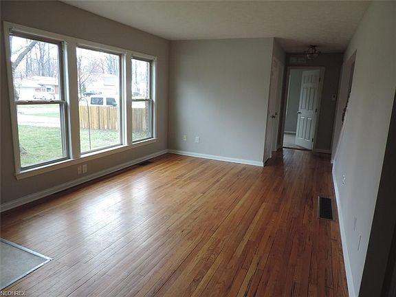 2nd image of 1893 Julia Ave