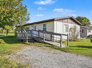 1610 W Hotchkiss Rd, Freeland, MI 48623