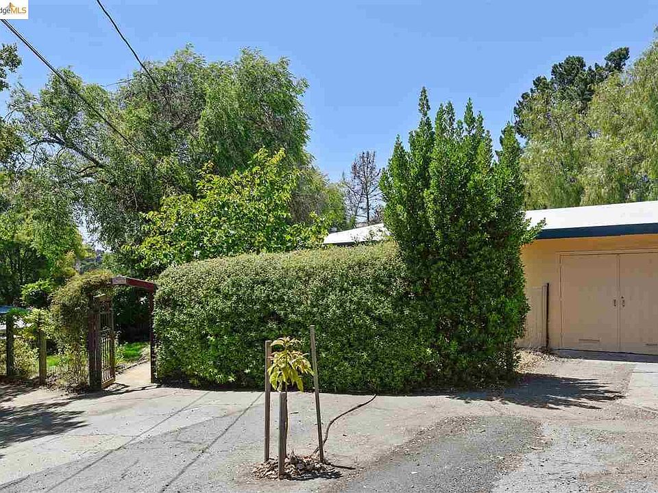 1st image of 2441 Diane Dr