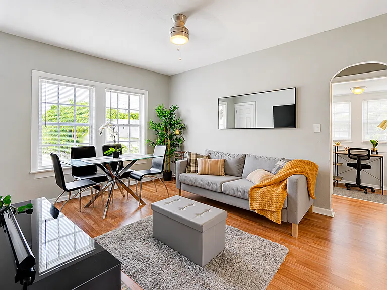 227 SW 30th Ave #2 — Photo 4