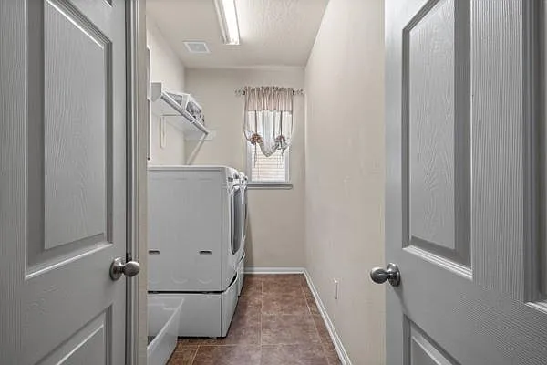 15818 Mossy Shores Ct — Photo 7
