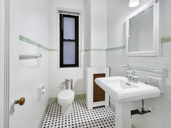 262 Central Park West 1B image 8 of 8