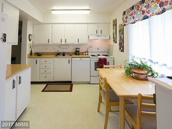 3rd image of 1220 Heartwood Ct