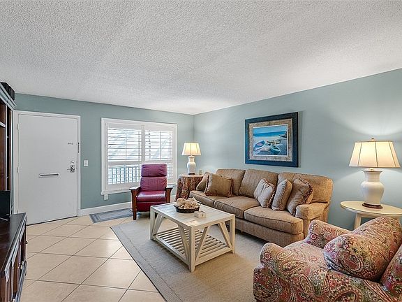 4th image of 1536 Ocean Dr #201B
