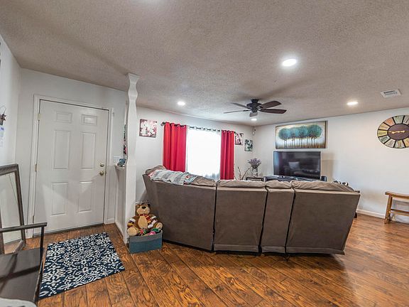 4th image of 1135 Lincolnwood Cir