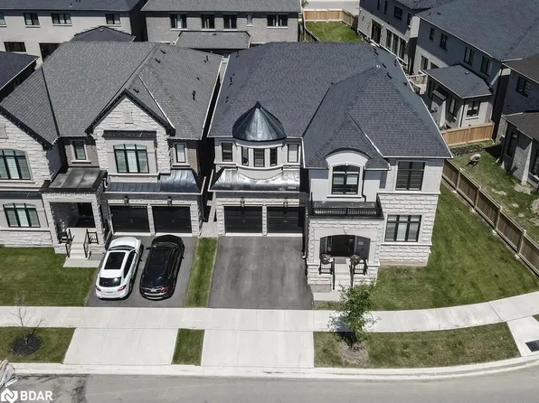 2302 Hyacinth Cres, Oakville, ON L6M 5M9
