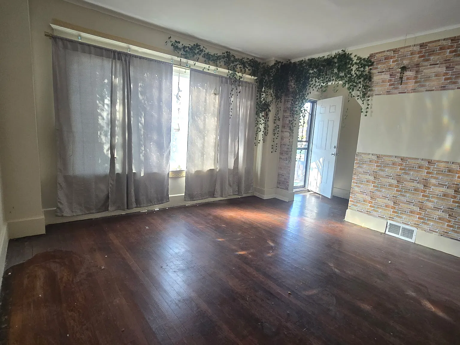 2 bed, 1000 sqft, $900 — Photo 3