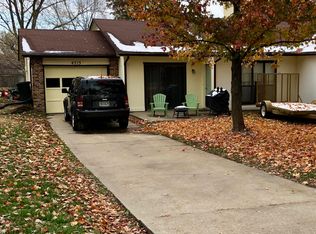 4715 W Knox Dr, Columbia, MO 65203