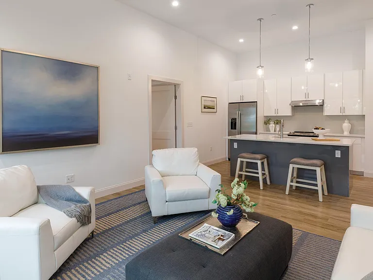 160 Moulton Dr #2 — Photo 2