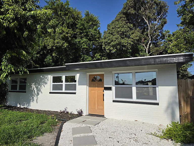 9482 Crestview St — Photo 2