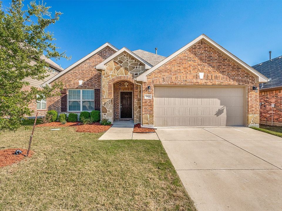 1st image of 2805 Castle Creek Dr