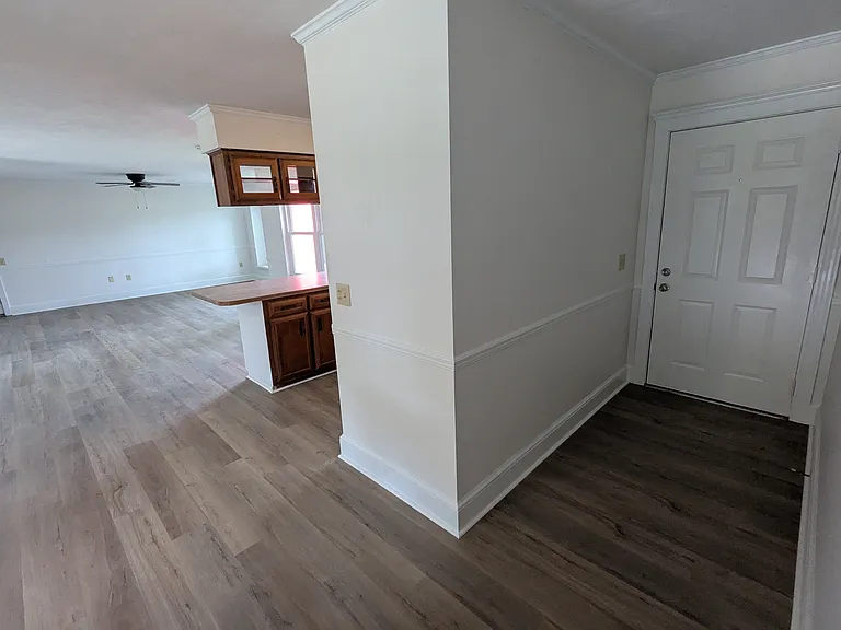 507 Governor Ave NE — Photo 3