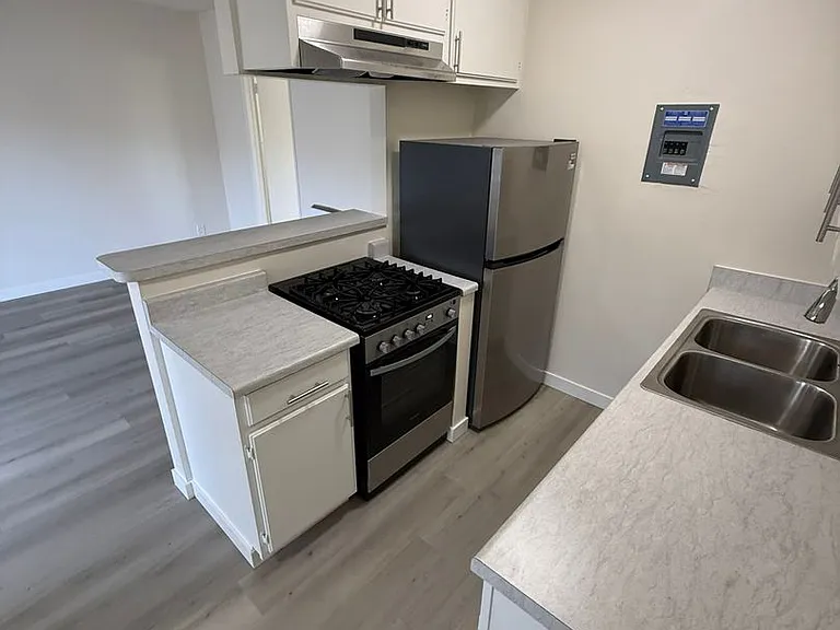 12939 Bonaparte Ave — Photo 5