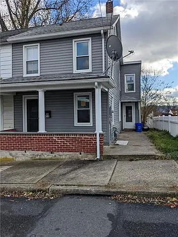 410 Front St photo 1