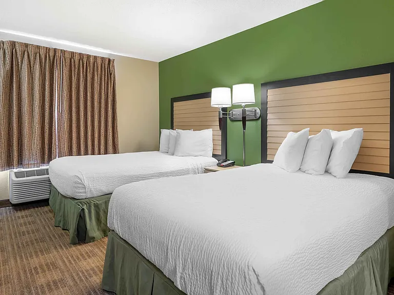 Studio Suite - 2 Full Beds