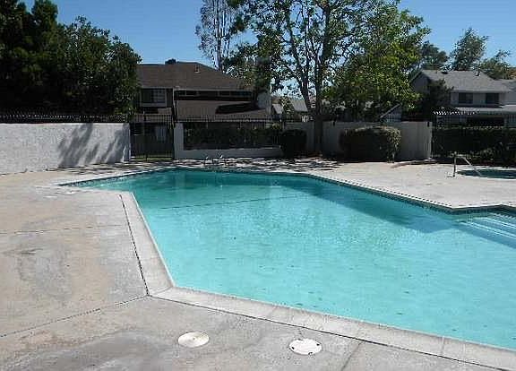 2nd image of 1380 W 48th St Unit 38