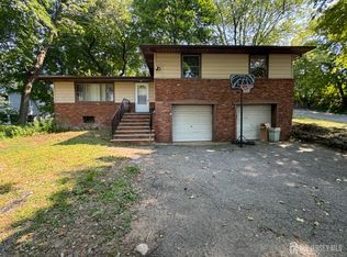 77 Fairfield Rd, Parsippany, NJ 07054